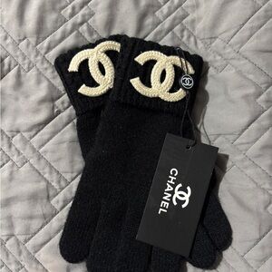 Chanel Black and Cream Gloves